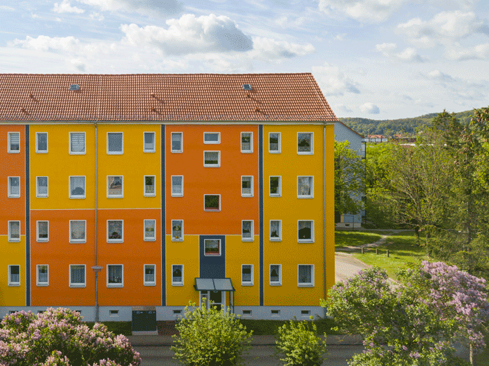 modernisierter wohnblock in Blankenburg